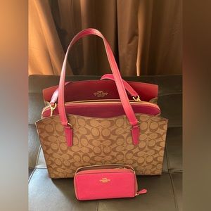 COACH Tatum Signature Carryall Tote w/matching Wallet. Like New!